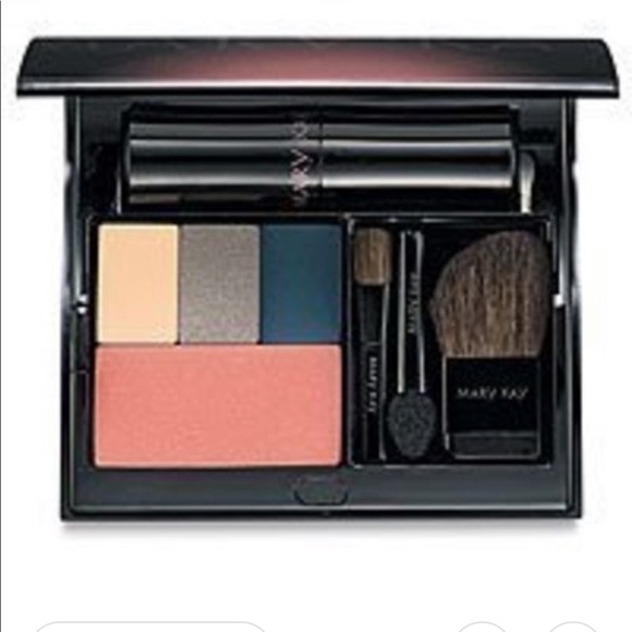 Mary Kay Compact (unfilled) - Picture 6 of 6